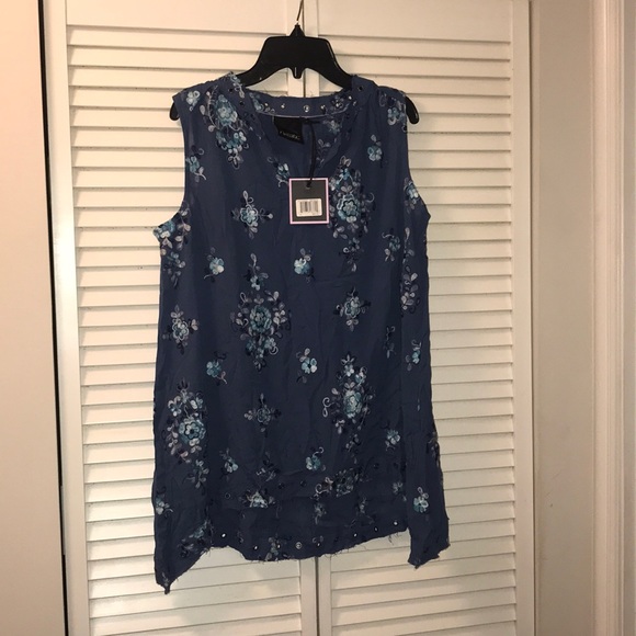 🔥 Nanette Lepore Embroidered stylish tank top🔥 - Picture 3 of 5